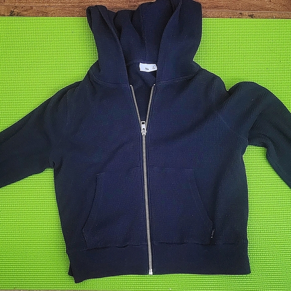 2 TNA Waffle Knit Crop Jackets - Picture 3 of 3